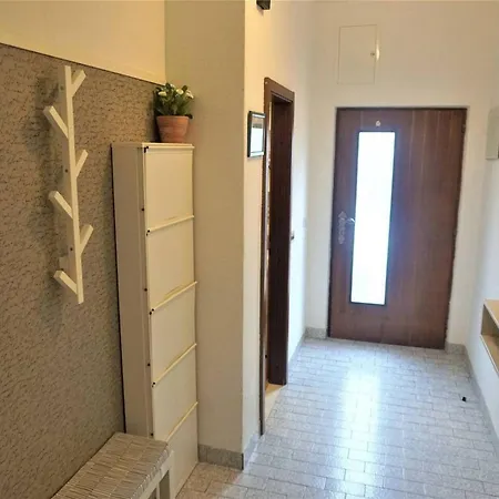 Modern With Private Patio, Bbq, And Close To *