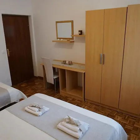 Modern With Private Patio, Bbq, And Close To Trogir