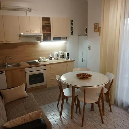 Modern With Private Patio, Bbq, And Close To Trogir